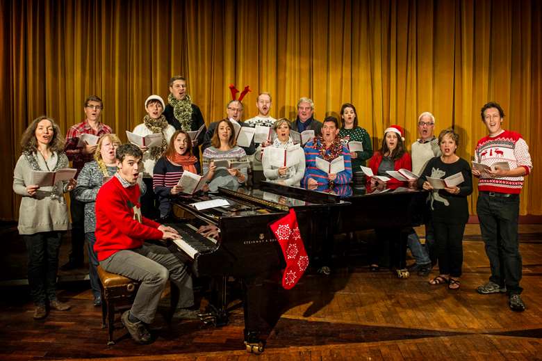 Radio 3 launches a carol competition - BBC Singers to perform winning entry