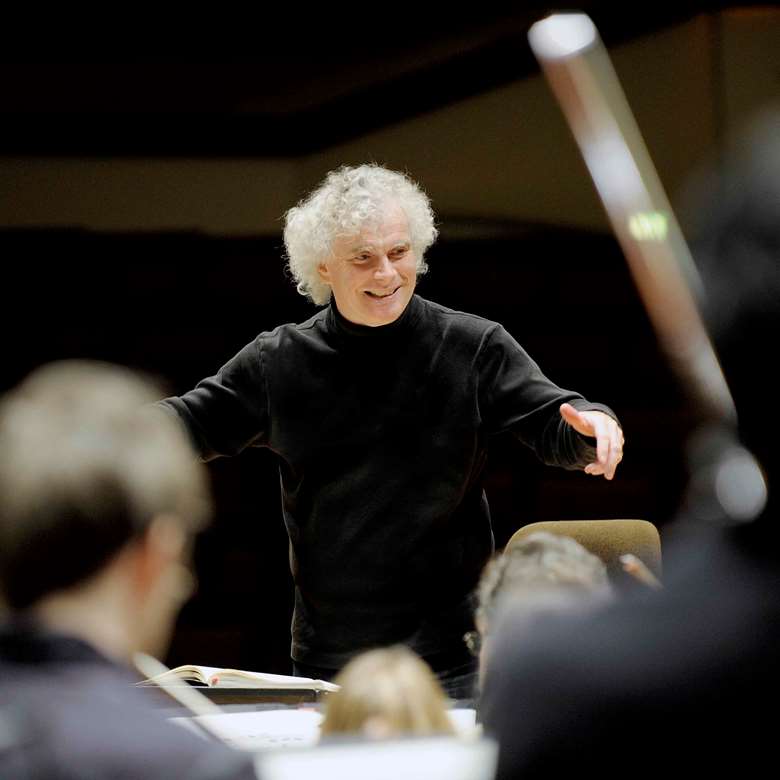 Sir Simon Rattle conducting the Berlin Philharmonic Orchestra (photo: Monika Rit