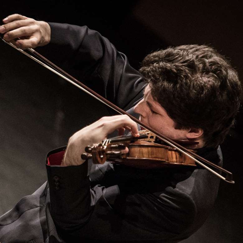 Augustin Hadelich (photo: Luca Valenta)