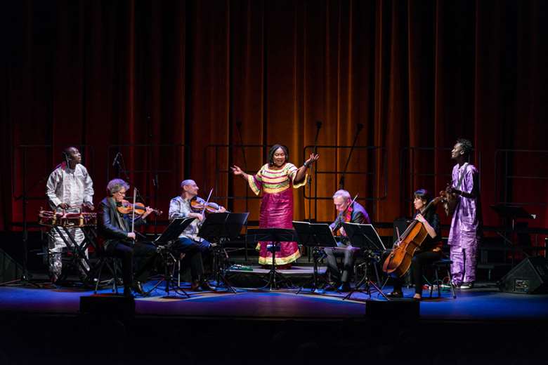 Trio da Kali and the Kronos Quartet (photo: Lenny Gonzalez)