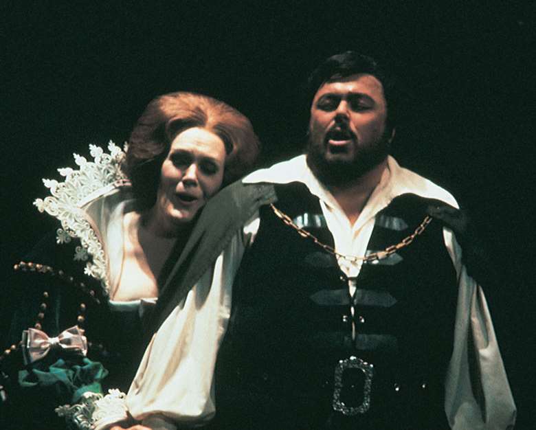 Luciano Pavarotti and Dame Joan Sutherland in Donizetti's Lucia di Lammermoor (photo: Lyric Opera of Chicago)