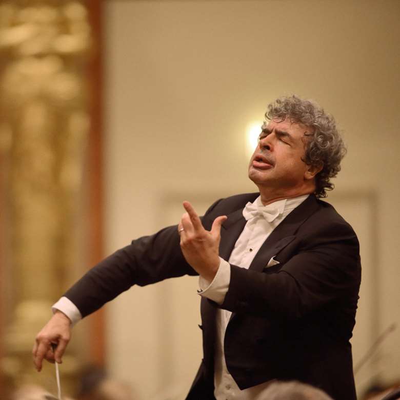 Semyon Bychkov to take top job at Czech Philharmonic 