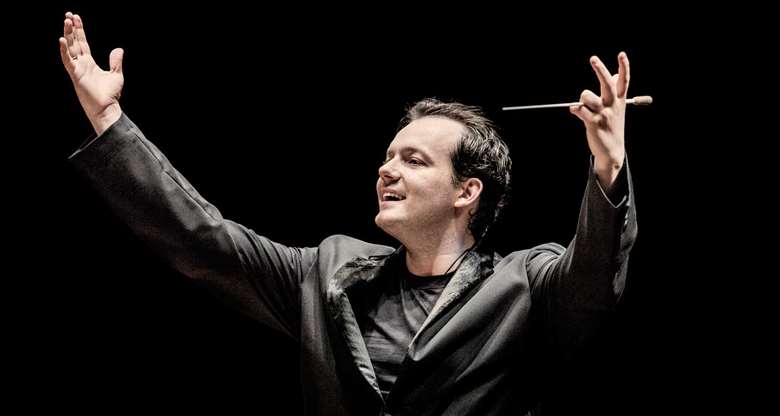 Andris Nelsons (Photo: DG/Marco Borggreve)