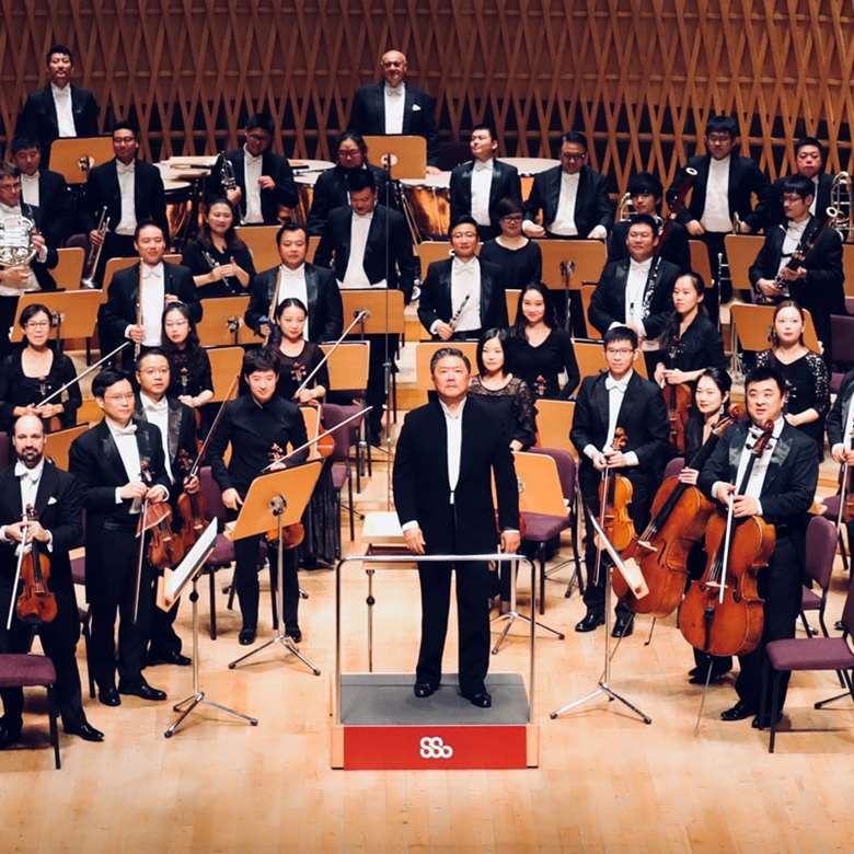 Long Yu and the Shanghai Symphony Orchestra sign to DG (credit: Leilei Cai)