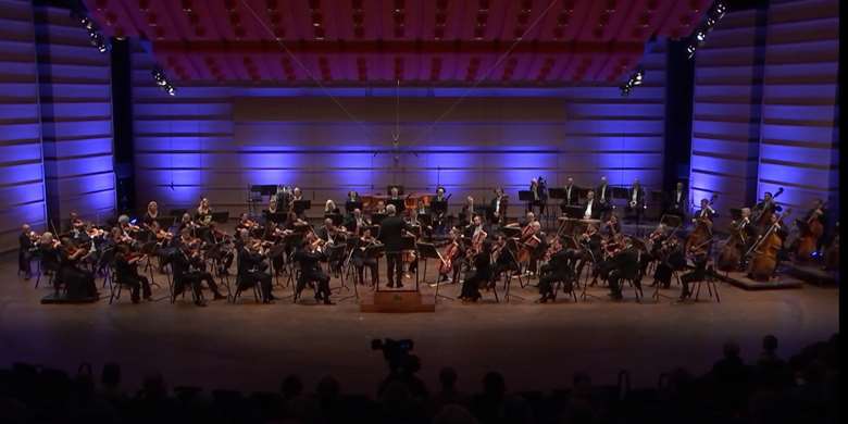 Edward Gardner conducting the Bergen Philharmonic