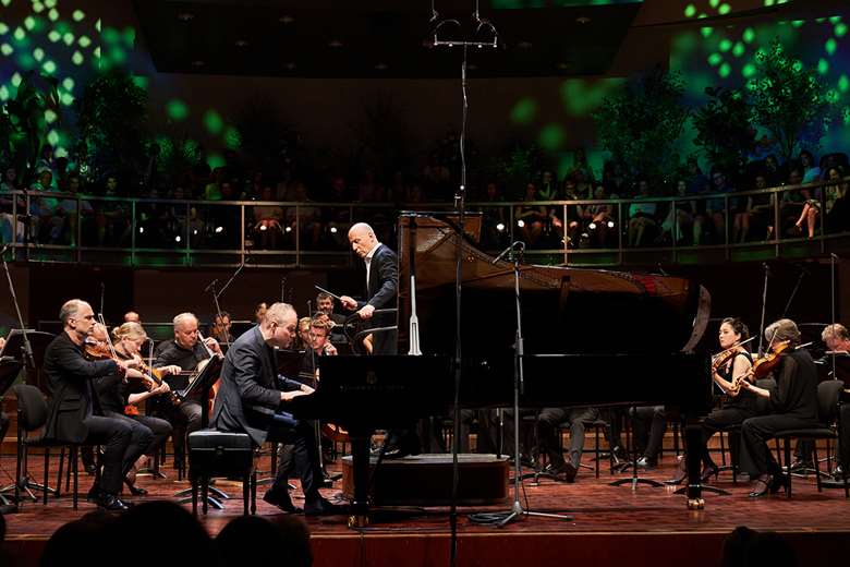 Lars Vogt, Paavo Järvi and the Estonian Festival Orchestra in Pärnu (photo: Kaupo Kikkas)