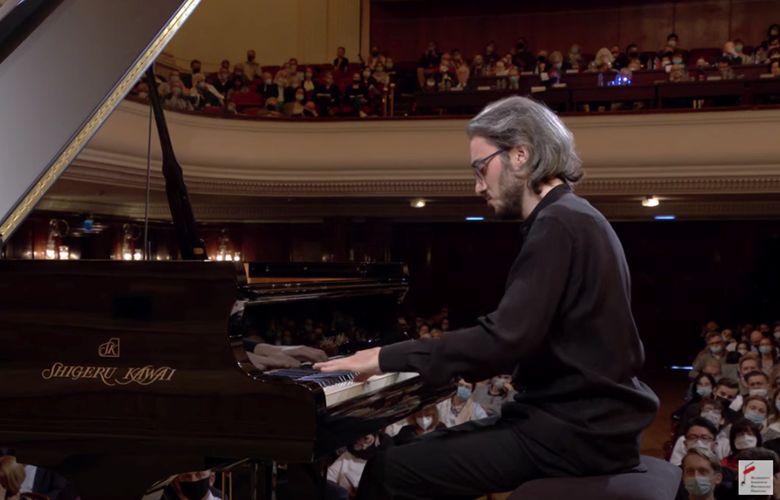 Alexander Gadjiev playing his choice of piano: the Kawai