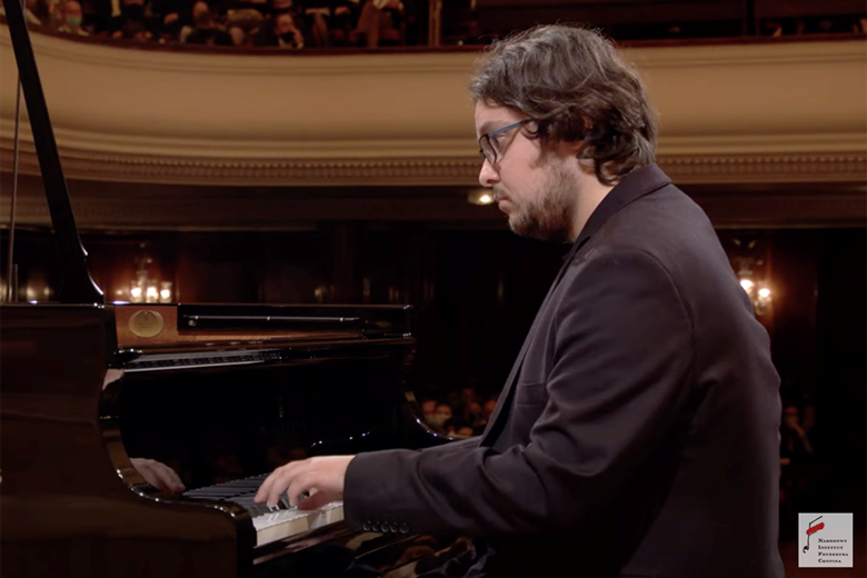 Jakub Kuszlik: born to play Chopin