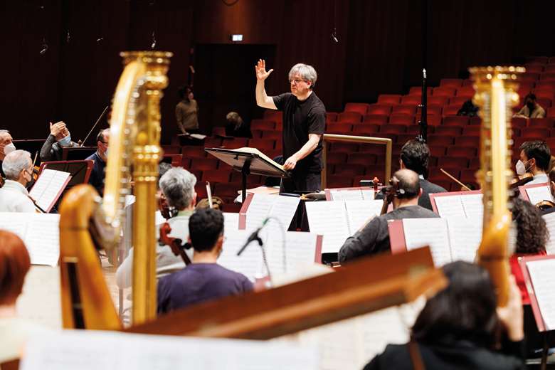 Antonio Pappano conducting Turandot at the Parco della Musica (photography: Ianniello & Pasqualini)