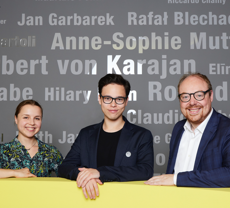 (left to right) Natalia Kononchuk, Associate Producer Classical, Artists & Repertoire, DG; Tarmo Peltokoski;  Dr Clemens Trautmann, President Deutsche Grammophon