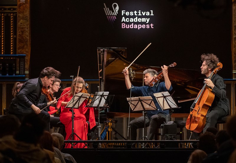 Joshua Bell, Nicolas Altstaedt, Barnabás Kelemen, Kati Kokas, Dóra Kokas Photo  Andrea felvégi