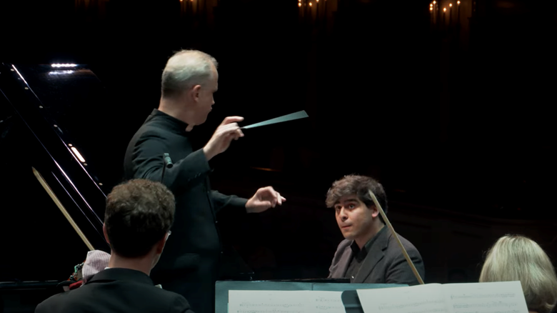 Evren Ozel's Mozart concerto performance