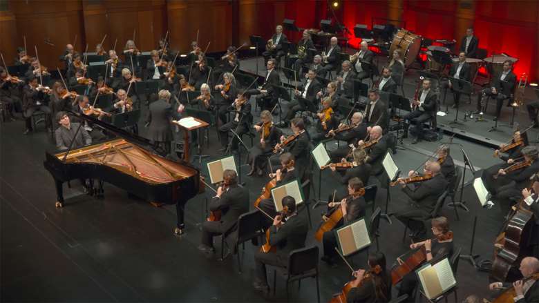 Evren Ozel with the Fort Worth Symphony under the direction of Marin Alsop