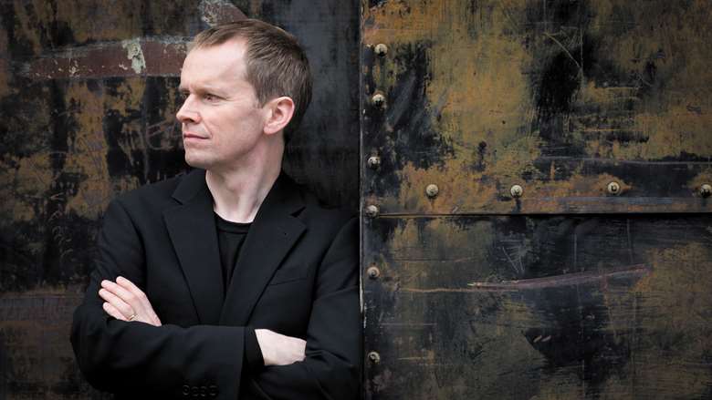 Steven Osborne (photo: Benjamin Ealovega)